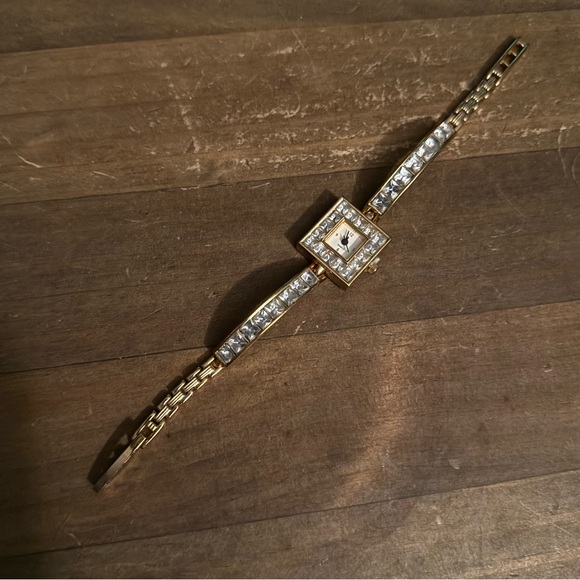 Vintage Yves Rocher gold tone crystal watch - Picture 7 of 11